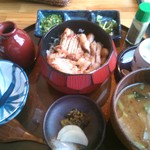 お箸処 北諸 志比田本店 - 豚のひつまぶし定食税込み1400円。