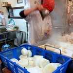 丸健水産 - おでん汁を投入！