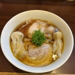 とものもと - 料理写真:らーめん+ワンタン