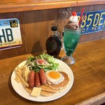 368930875 - ソーセージエッグパンケーキ
                      チョコミントクリームソーダ