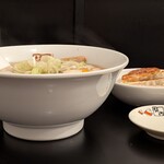 喜多方ラーメン 坂内 - 
