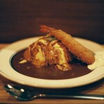 洋食 よし亭 - 料理写真:オムライス　　TPエビフライ
