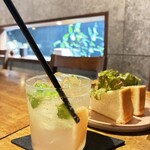 HAGI CAFE  - ピーチモヒートと鯖サンド