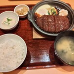 やよい軒 - 料理写真:味噌カツ煮定食