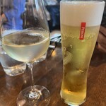 カンティーナ シチリアーナ トゥット イル マーレ - グラス白ワイン900円とペローニ（生）1,200円