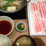 Sam Biki No Kuro Buta Bainan Shuuno Ujou - 黒豚ばら肉(70g) ¥880 ご飯と豚汁 ¥280