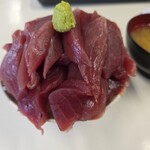 鶴亀屋食堂 - 本マグロ丼（小）