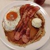 ナッティーズ カフ - ベーコンエッグパンケーキ