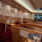 コメダ珈琲店 - 店内