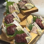 日本の酒と馬の肉 ウマ○ - 