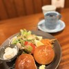 じょっぴんや - パン・サラダ・ヨーグルトのプレートに珈琲