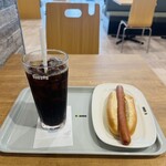ドトールコーヒーショップ - ドリンク写真:アイスコーヒーMとジャーマンロングドッグ　2026/6/11