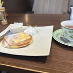 さかい珈琲 - 料理写真:バターホットサンドのモーニング