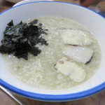 五福参鶏湯 - 暫くすると注文したあわび粥が出来あがってきました、ミネラルとビタミンが豊富で栄養食や病人の回復食としても申し分ないあわび粥です。
            
            