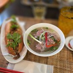 ベトナムちゃん - 牛肉のフォーとバインミーのランチ