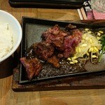 Nikubarudakara - 日替わりランチ900円（スープ・サラダ付）