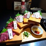 日本の酒と馬の肉 ウマ○ - 