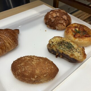 NEIGHBORS BREAD by STANDARD BAKERS_1