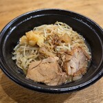 ラーメン荘 歴史を刻め 世田谷 - 料理写真: