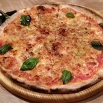 Cavallo pazzo Italiana via - 連れのピザランチ、マルゲリータ