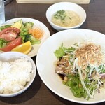 青山シャンウェイ - 柔らか蒸し鶏とセミビュッフェ