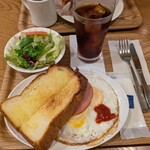 志津屋 - 料理写真:私はハムエッグ・トースト・サラダ・アイスティーのセットをお願いしました