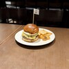 Burger POLICE - 塩バーガー(トッピング：ピクルス/たまご/モッツァレラチーズ/和牛パティ120g)
