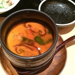 水炊き若どり - 鶏と筍の茶碗蒸しは餡のとろみ具合と味がとてもいいです！！
            なめらかな茶碗蒸しも上品！