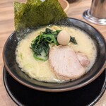 横濱家系ラーメン たくみ家 - 