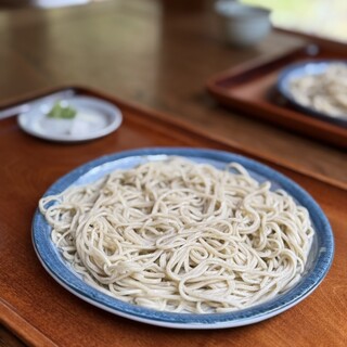 手打そば 時屋 - 料理写真:更科のように白くてお上品なお蕎麦。