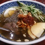 四季香  - ・冷面 1134円(税込み) 冷麺