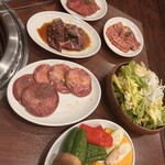 焼肉 山河 - 