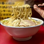 ラーメン二郎 - 麺リフト