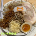 金澤醤油豚骨8番らーめん - 料理写真: