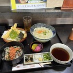流鏑馬 - 料理写真:ランチ天ぷら冷麦