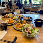 Italian Restaurant ONIRICO - 開放感満点の店内でいただくハーフビュッフェ