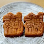 かんのや - 料理写真:三春駒    こし餡          みるくあん