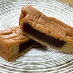 かんのや - 三春駒こし餡断面
