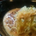 神風 - 元祖タンタン麺、リフトアップ