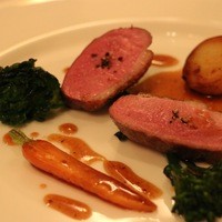 シェ・コーベ - フランス産鴨胸肉のロースト