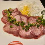 炭火ホルモン焼肉亭 - 