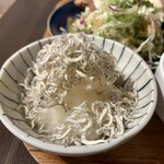 津田屋食堂 - 単品で注文したちりめんおろし♪