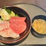 魚貝亭 - 料理写真:二色丼　まぐろと鯛
