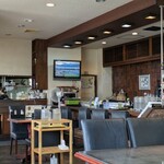 ブルドック - 広い店内