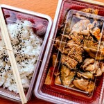 ドライブイン笠松 - 持帰り 豚肉とナスとキノコ炒め(味噌味)