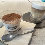 ブッダ - 食後のデザートのティラミスとカフェラテ　美味しかったです♪これでグルテンフリーは嬉しい(๑˃̵ᴗ˂̵)