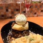 Hikiniku ルパン - 蔵王牛鉄板ハンバーグステーキ ケビンのマッケンチーズ＆エッグ 200g
