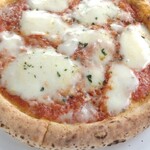 セブンイレブン - 料理写真:「ピザ」。お店その場で焼いてくれます。