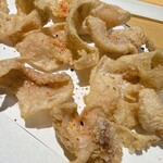 鳥 から揚げ うえ山 - 山椒と七味を振って味変