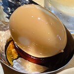 鳥 から揚げ うえ山 - これは煮卵です